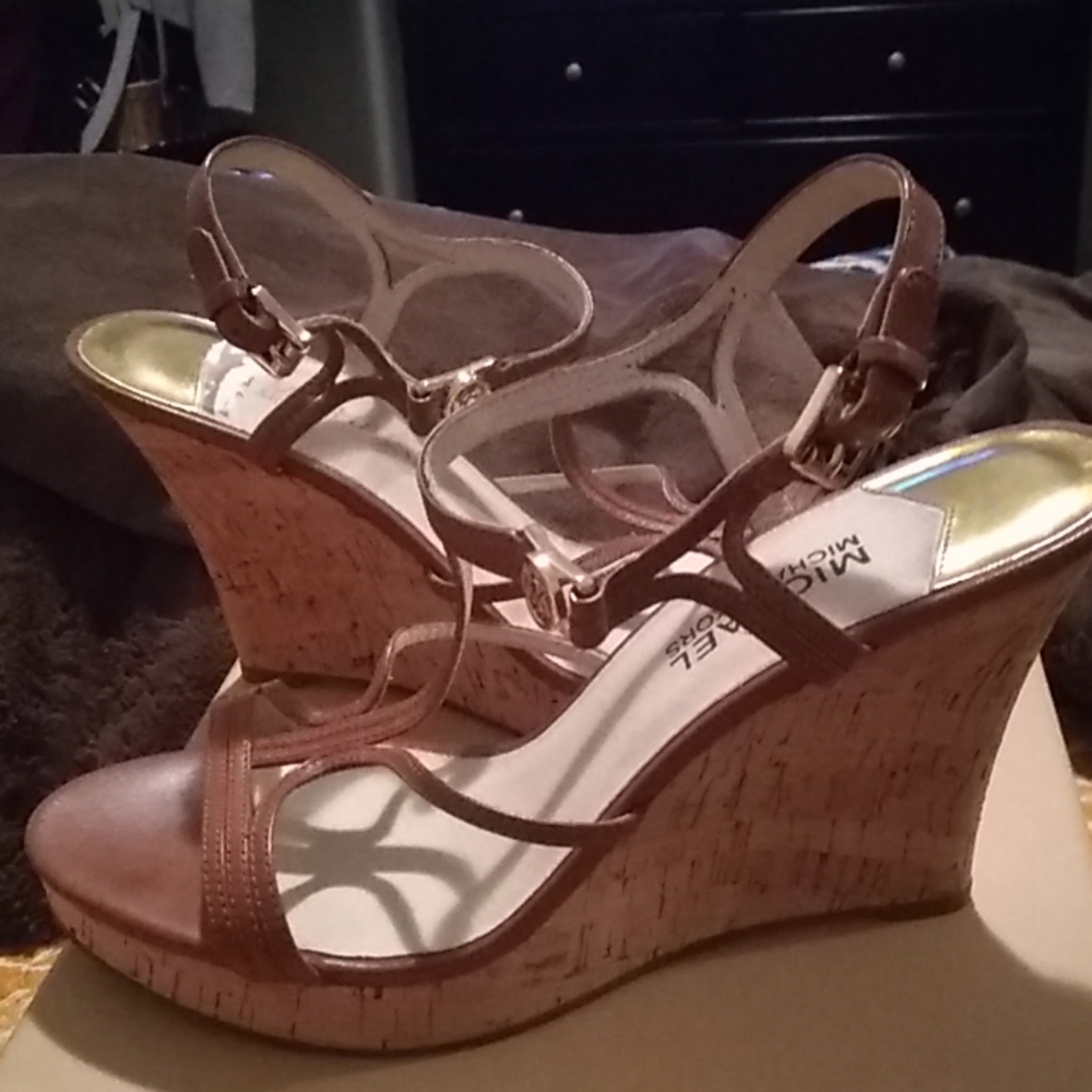 Sandals - Picture 2 of 4